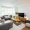 Contemporary 5 Bedroom with Garden North Finchley