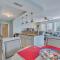 Tybee Dream: 2 Bed 2 Bath Condo w/ rooftop Pool - Tybee Island