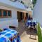 Hill House Mazatlan - Bed & Breakfast