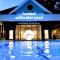Luxury Villa- 3 mins to Mohegan- Fully Stocked with Fireplace- Jacuzzi, Saltwater Pools, Sauna