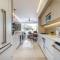 Heart of Zona Romantica, steps from restaurants, shops and nightlife-LUXURY CONDO