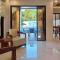 Casa Ysobel Villa with heated pool near Rotunda - Tagaytay