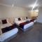 OVERLANDER MOTOR LODGE