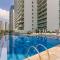 Oraya - Cozy 2BR in Reva Residence I Direct Pool Access - Dubaj