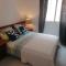 1 Bed Apartment - Sleeps 2 - Free Parking