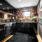 Stylish Apartment - Parking - Netflix - Wifi - 70 Inch Smart TV - Birmingham Centre - TV in Bedroom 11K