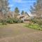 Eugene - Close to everything home - يوجين