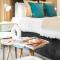 Stylish 2 Bedroom Apartment - City Centre - Secure Parking - Netflix - Wifi - 5BW