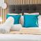 Stylish 2 Bedroom Apartment - City Centre - Secure Parking - Netflix - Wifi - 5BW