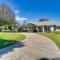 Walk to Lake Home with Screened Porch in Sebring! - 锡布灵
