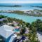 NEW Chalk Sound Home BBQ Pool Beach Steps Away - Providenciales