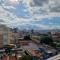 Ap10 confortável com wifi, piscina, rooftoop e academia em frente ao Metrô - São Paulo
