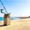Ten Minutes From Airport - 2