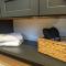 Glamping cottage with glass front and hot tub!