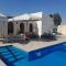 Encanto getaway - Families & couples only