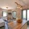 Mad Wall Apartment - Kyziridi House
