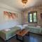 Mad Wall Apartment - Kyziridi House