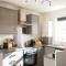 Little Edge: Bright and Modern Central Apartment