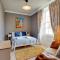 Little Edge: Bright and Modern Central Apartment