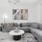 Mystic - Fully Renovated Spacious 2BR Apt. with Burj Views - 迪拜