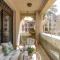 Mystic - Fully Renovated Spacious 2BR Apt. with Burj Views - 迪拜