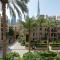 Mystic - Fully Renovated Spacious 2BR Apt. with Burj Views - 迪拜