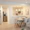 Sojourns Modern Sanctuary 2 BR Sleeps 6 Pool View - فرجينيا بيتش