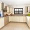Villa Pineways by Interhome