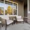 The Rock Trail House+Renovated+Modern+Fireplace+EV+Nice Yard