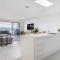 Helm House - A Contemporary Coastal Group Retreat