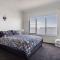 Helm House - A Contemporary Coastal Group Retreat
