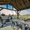 Windmill Meadows Cottages-Firepit-Hill Country Views!! - Tivydale