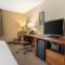 Comfort Inn & Suites Charleston Airport Convention Center