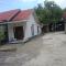 SPOT ON 93724 Songgong Homestay - Кута, Ломбок