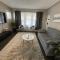 Spacious Retreat Near Convention Centers home - ديس بلينز