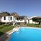Villa Spiaggia Grande con piscina privata C30