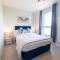 Modern 2 Bed Apartment in Crawley - Sleeps 5 - Crawley