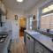 Cute Cottage in Egham Heathrow- 7 Guests 3 bedrooms - Egham