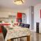 Luxury Sunrise Jacuzzi Apts, 50 m from the beach