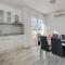 Apartments Podstrana with shared Pool