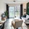 Luxury Canal-side Apartment, Hemel Hempstead, Free parking, Perfect for Contractors