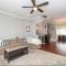 Huge 4 Bdrm - Roof Deck - Parking - Soak Tub!