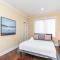Huge 4 Bdrm - Roof Deck - Parking - Soak Tub!