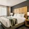 Oxford Suites Redding - Redding