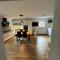 Adenauer Forst Ring Apartment