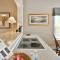 Comfy Cottage: Minutes from Main St, Private Yard