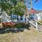 Comfy Cottage: Minutes from Main St, Private Yard - 格林维尔