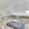 North San Diego Retreat with Deck, Fire Pit Table! - إسكونديدو