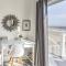 Salt and Light Oceanfront Condo with Pool and Elevator - أوشن إيسل بيتش