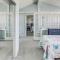 Salt and Light Oceanfront Condo with Pool and Elevator - أوشن إيسل بيتش